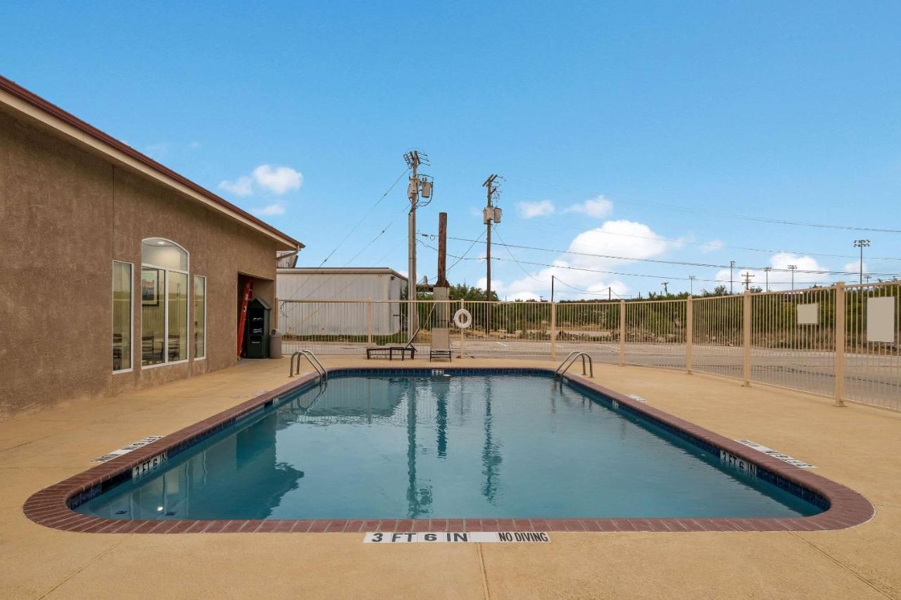 Quality Inn Sonora Exterior photo